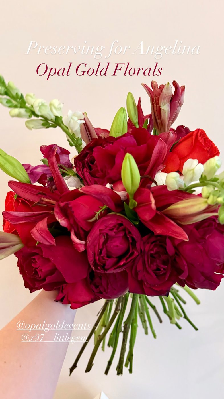 Siren Stems red bouquet